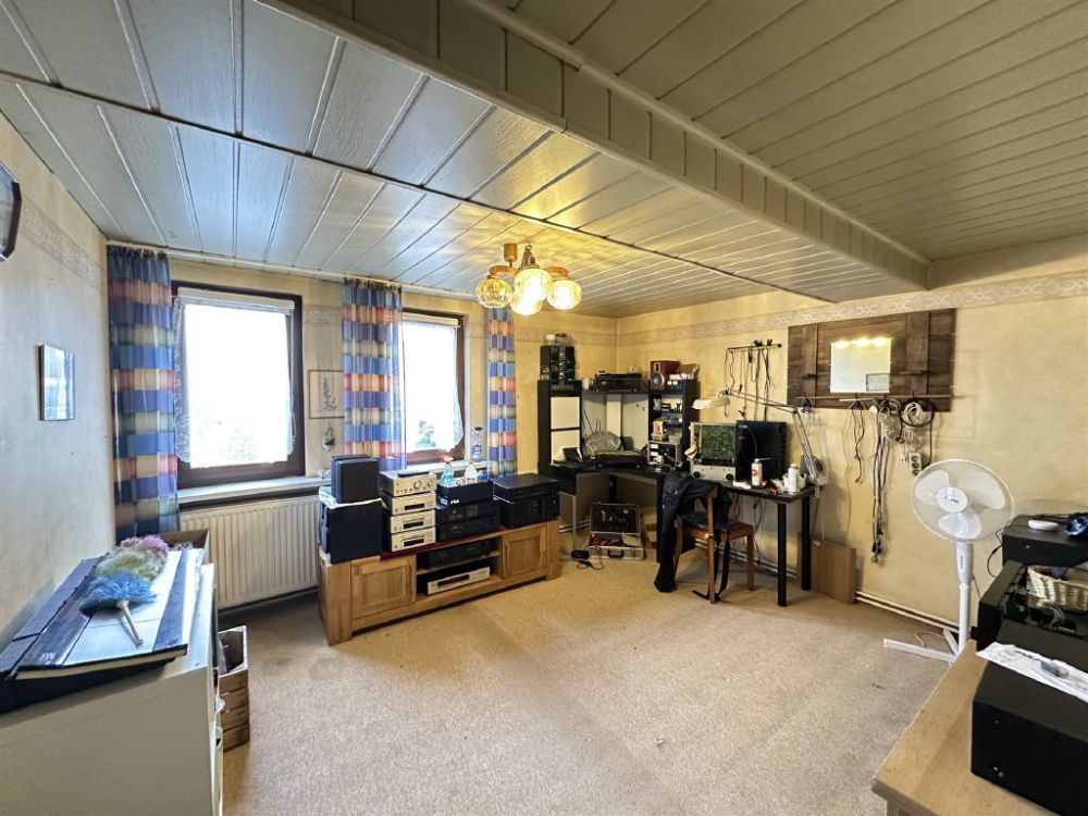 Einfamilienhaus mit Scheune und schönem Garten!