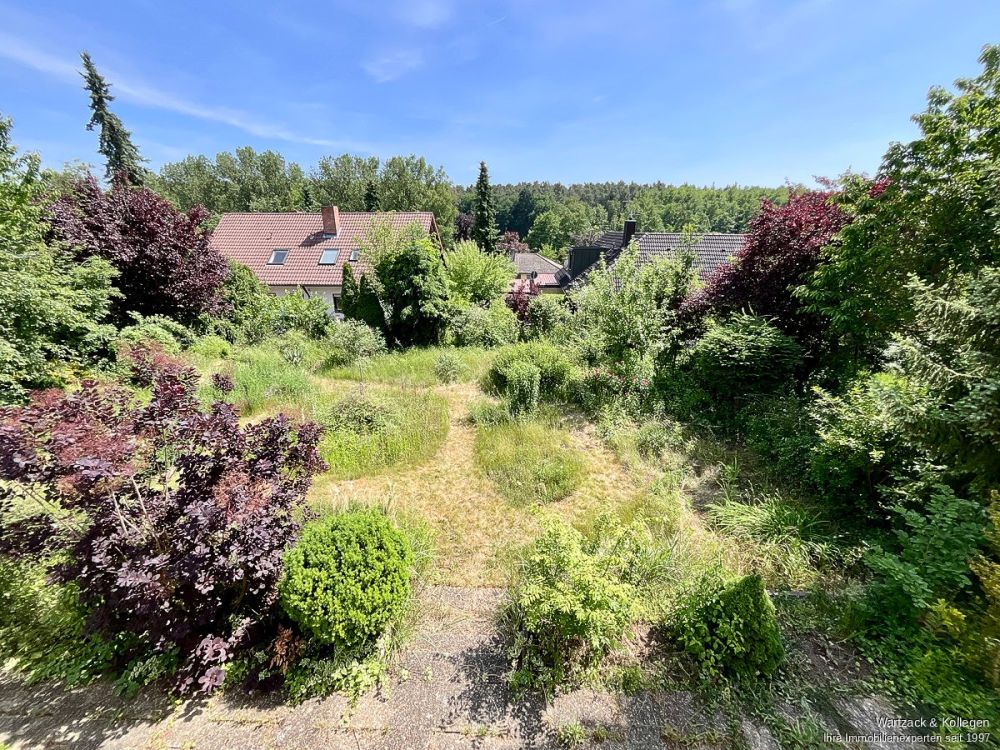 Familiendomizil: Bungalow mit Souterrainflächen