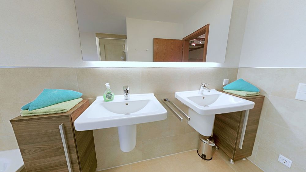 Hier haben Sie viel Platz und Ruhe für die große Familie oder zwei Generationen!