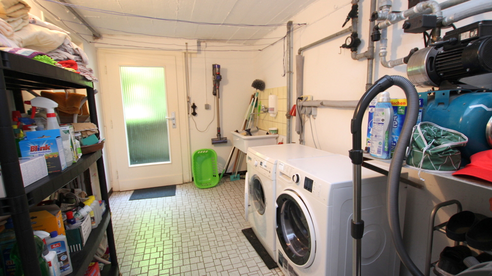 Charmantes Landhaus mit Nebengebäude und Parkgrundstück in idyllischer Wohnlage in Bad Zwischenahn