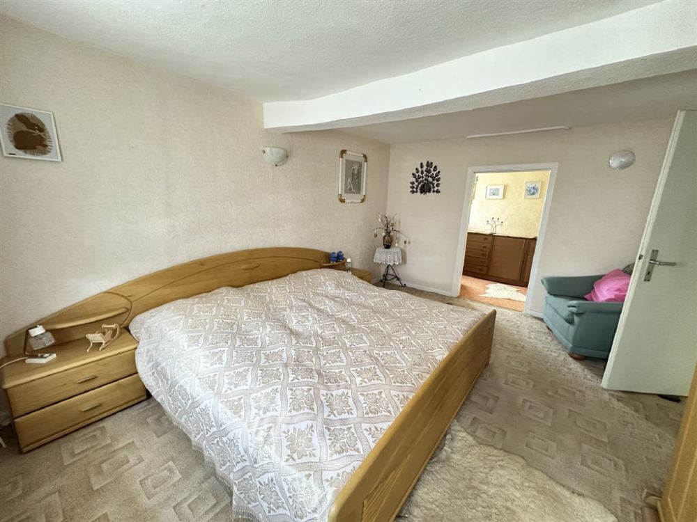 Historisches Einfamilienhaus mit schönem Grundstück