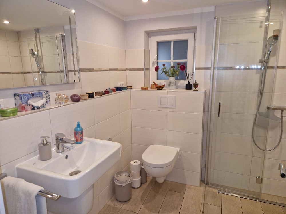 Badezimmer EG linke Haushälfte