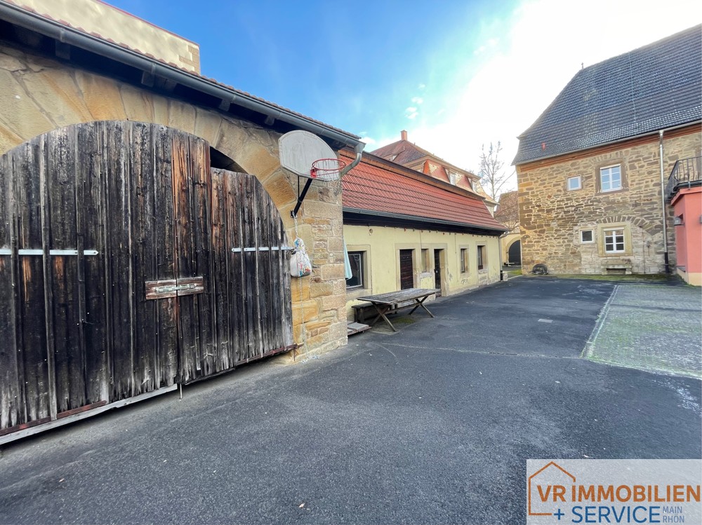 Einzigartige Immobilie mit historischem Flair: Ehemalige Amtskellerei in 97631 Bad Königshofen!