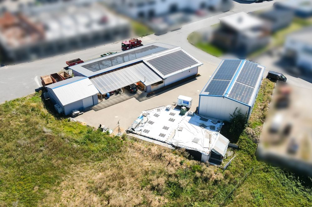 Neuwertiges Gewerbeobjekt – Büro-Gebäude, Lager- & Werk-Halle
in Erbach!