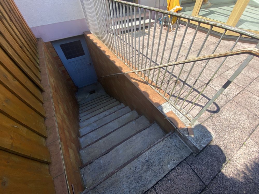 Wohnen am Merklsteig - Charmantes Reihenmittelhaus mit Garage, Wintergarten, Freischwimmbecken und zusätzlichem Gartengrundstück in begehrter Wohnlage in Weiden!