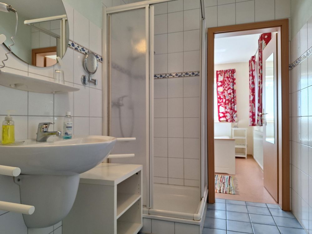 Zauberhaftes, naturnahes Wohnen und / oder Arbeiten unter Reet an der Ostsee