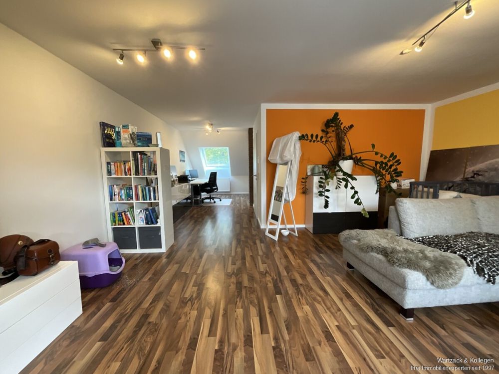 Hier können Sie sofort einziehen 
- viel Platz für die ganze Familie 
und vollständig modernisiert!