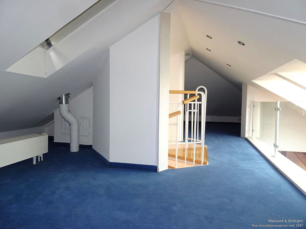 großzügige Dachgeschosswohnung im edlen Gewand in Schwabach