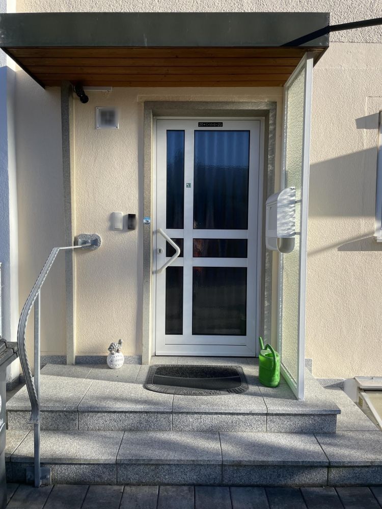 SMARTES MITTELHAUS FÜR DIE KLEINE FAMILIE