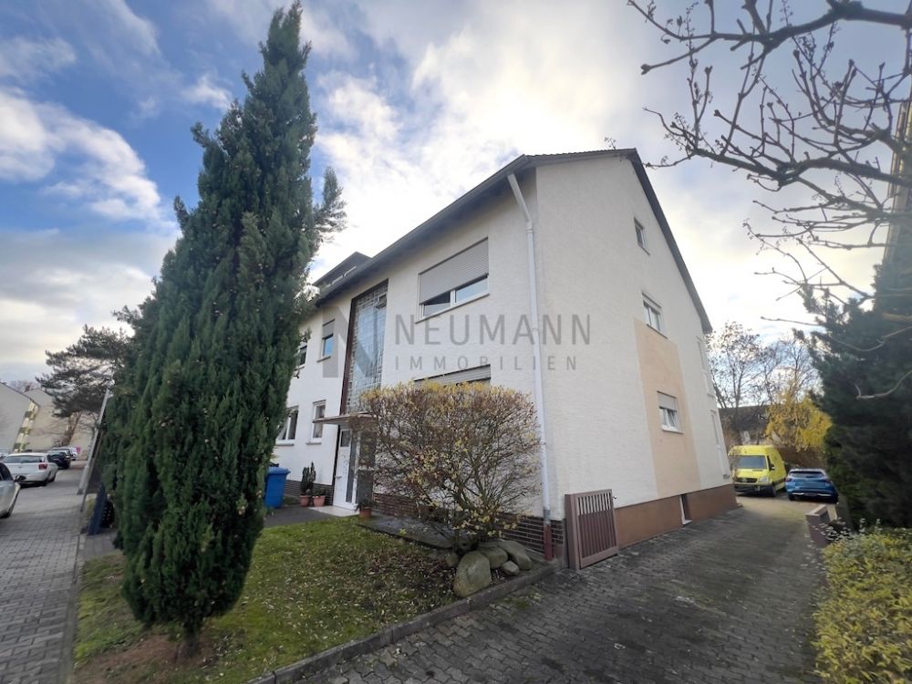 Große, helle 4 Zimmer Wohnung mit Loggia in Mörfelden