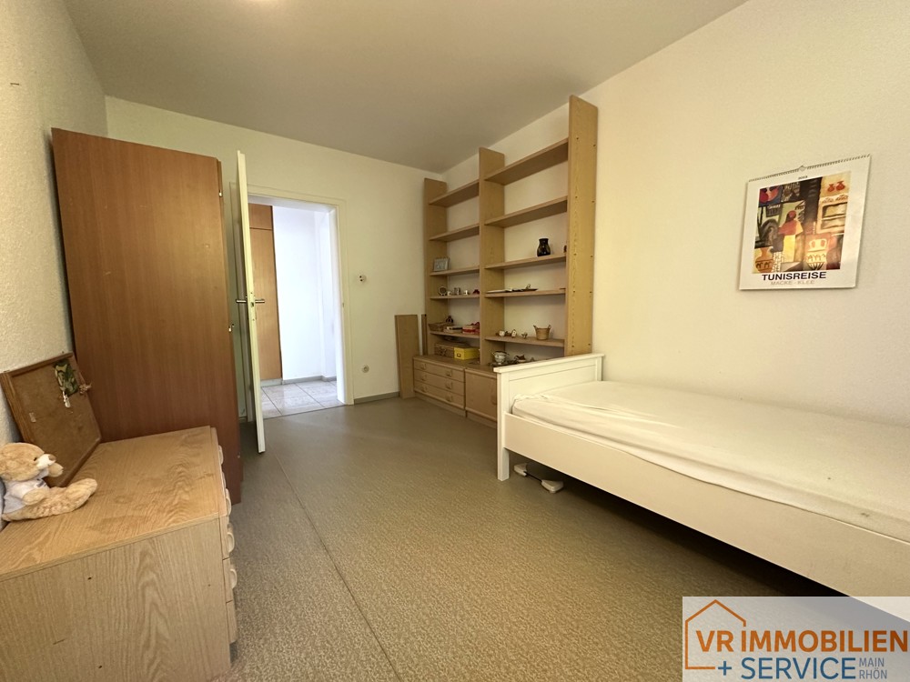 Ihr Eigenheim im Grünen- Wohnhaus mit Doppelgarage und Garten in 97616 Bad Neustadt/S.