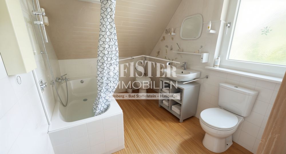 Großzügiges Sanierungsobjekt mit viel Entwicklungspotenzial in Hallstadt