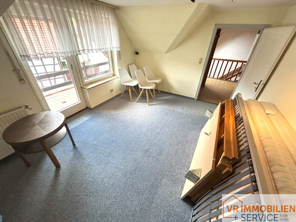 Wohnen & Leben auf dem Land: Großzügiges Wohnhaus mit Halle und Garten in 97633 Gollmuthhausen!