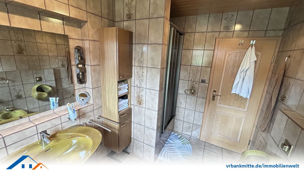 Charmantes Einfamilienhaus mit großem Grundstück, Garage und Blockhütte in Rüdershausen