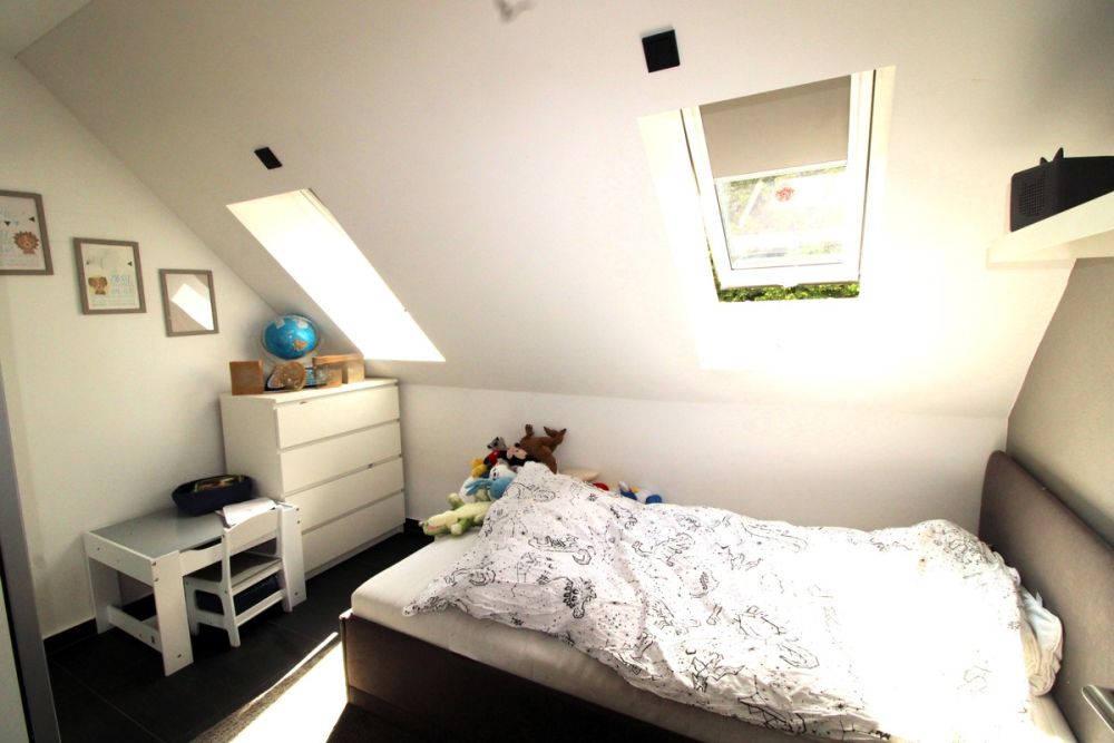 Ideal, um Wohnen und Arbeit zu verbinden: Top saniertes Wohn- und Geschäftshaus in Allersberg!