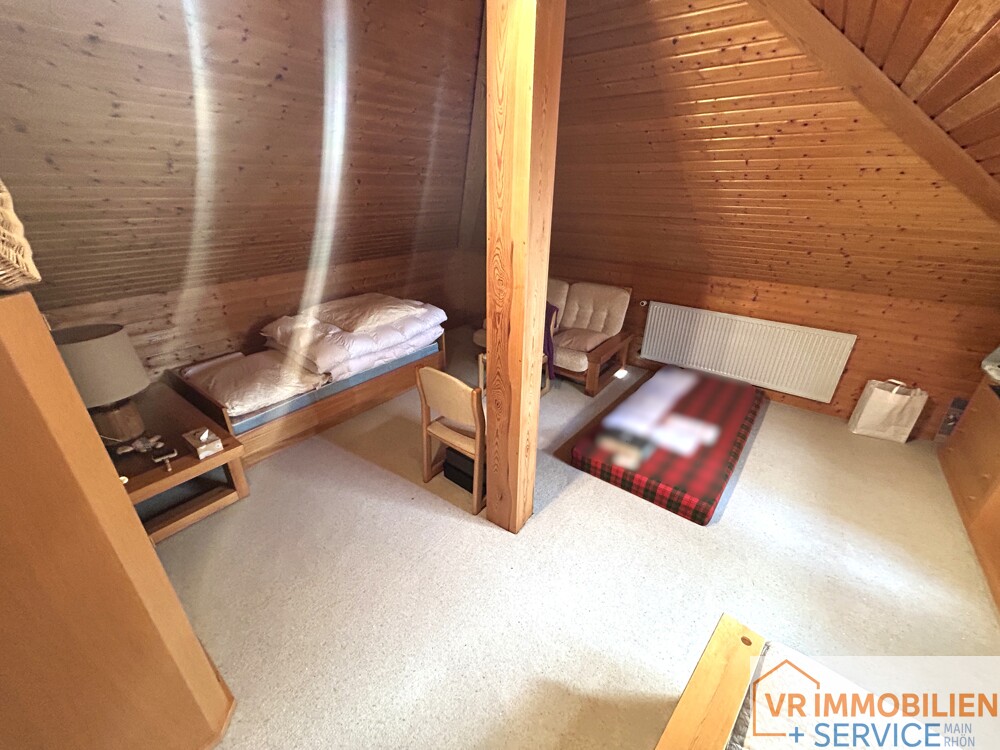 Ihre grüne Oase in 97638 Mellrichstadt ! Einfamilienhaus mit Doppelgarage und traumhaftem Grundstück!