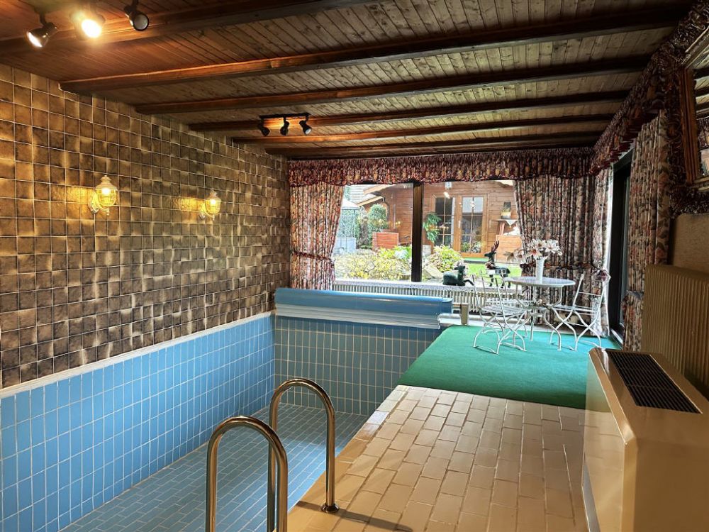 Luxus trifft Funktionalität: Einfamilienhaus mit Büro in Top-Lage