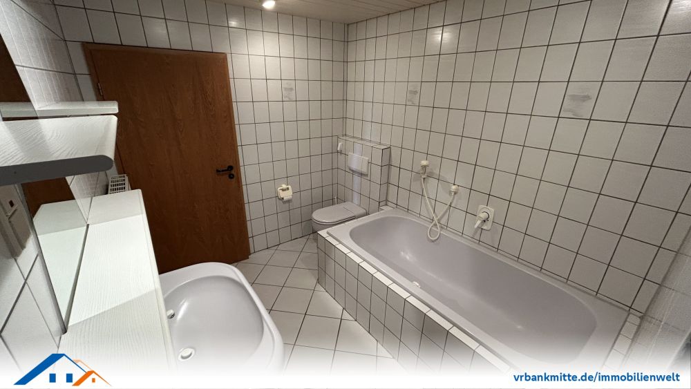 Charmante Doppelhaushälfte mit Potenzial – ruhiges Wohnen auf 3 Ebenen