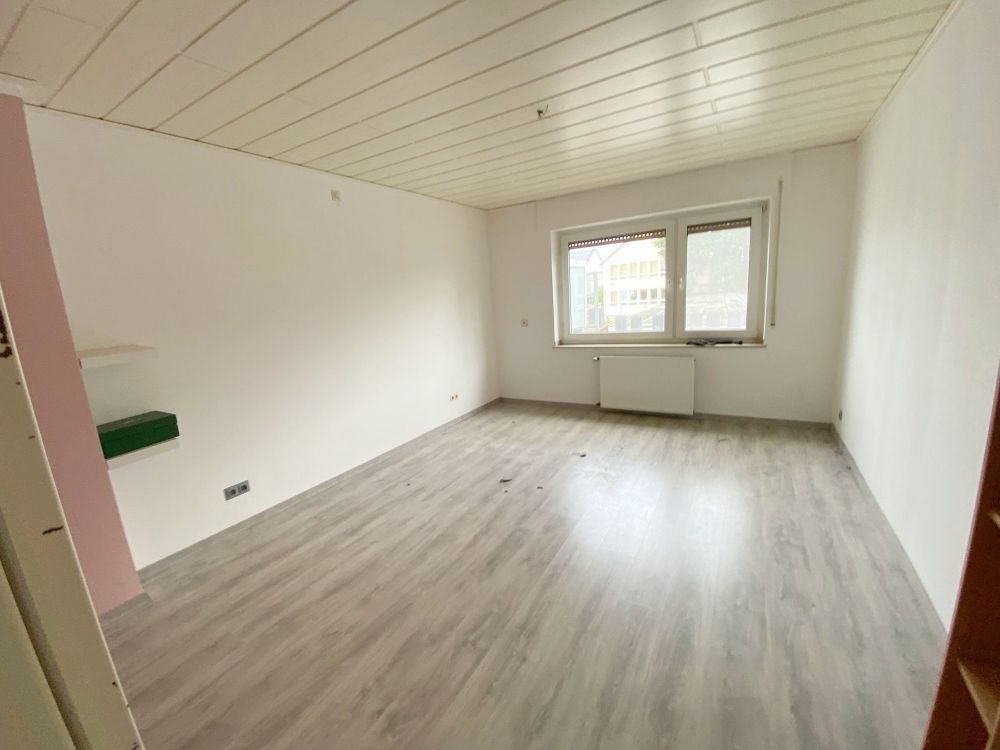 Zimmer Wohnung OG