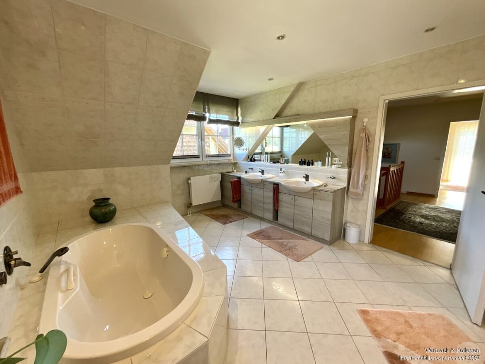 Juwel in Leerstetten:
top gepflegtes Einfamilienhaus!