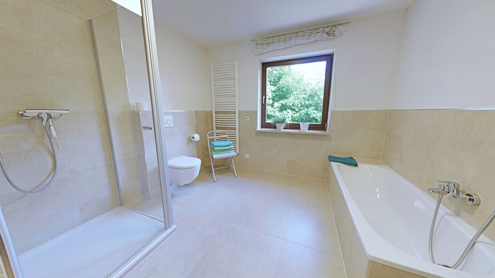 Hier haben Sie viel Platz und Ruhe für die große Familie oder zwei Generationen!