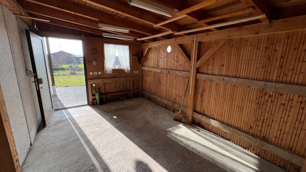 Geräumiges Reihenhaus mit viel Wohnfläche und solider Bausubstanz in Hallbergmoos