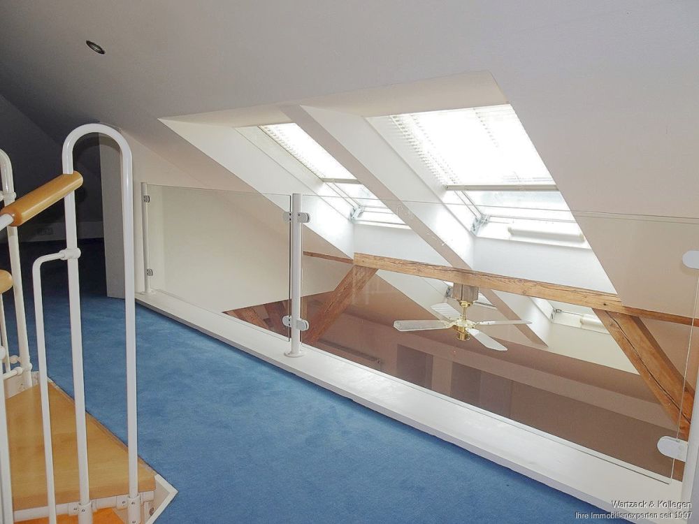großzügige Dachgeschosswohnung im edlen Gewand in Schwabach