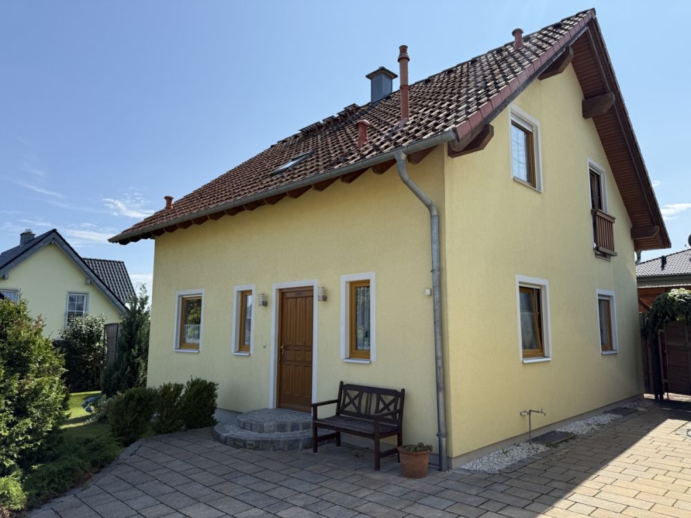 Neuwertiges Wohnhaus mit schönem Grundstück im Neubaugebiet!