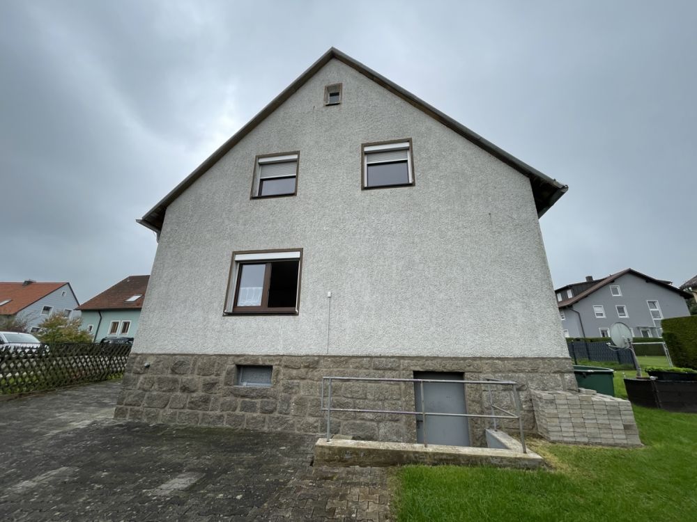 Doppelhaushälfte zu verkaufen – ruhige Lage am Ende einer Sackgasse!