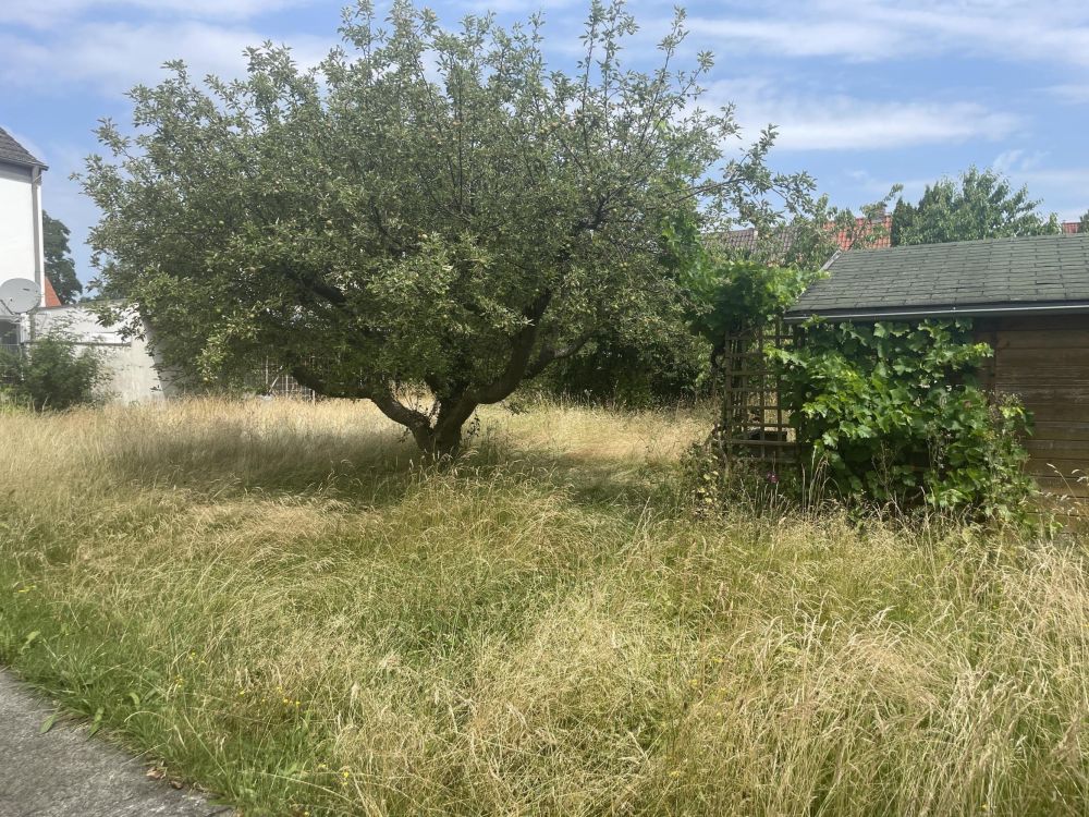 Attraktives Grundstück mit Altbestand in Augsburg-Haunstetten - 
Solide Basis für neue Wohnideen