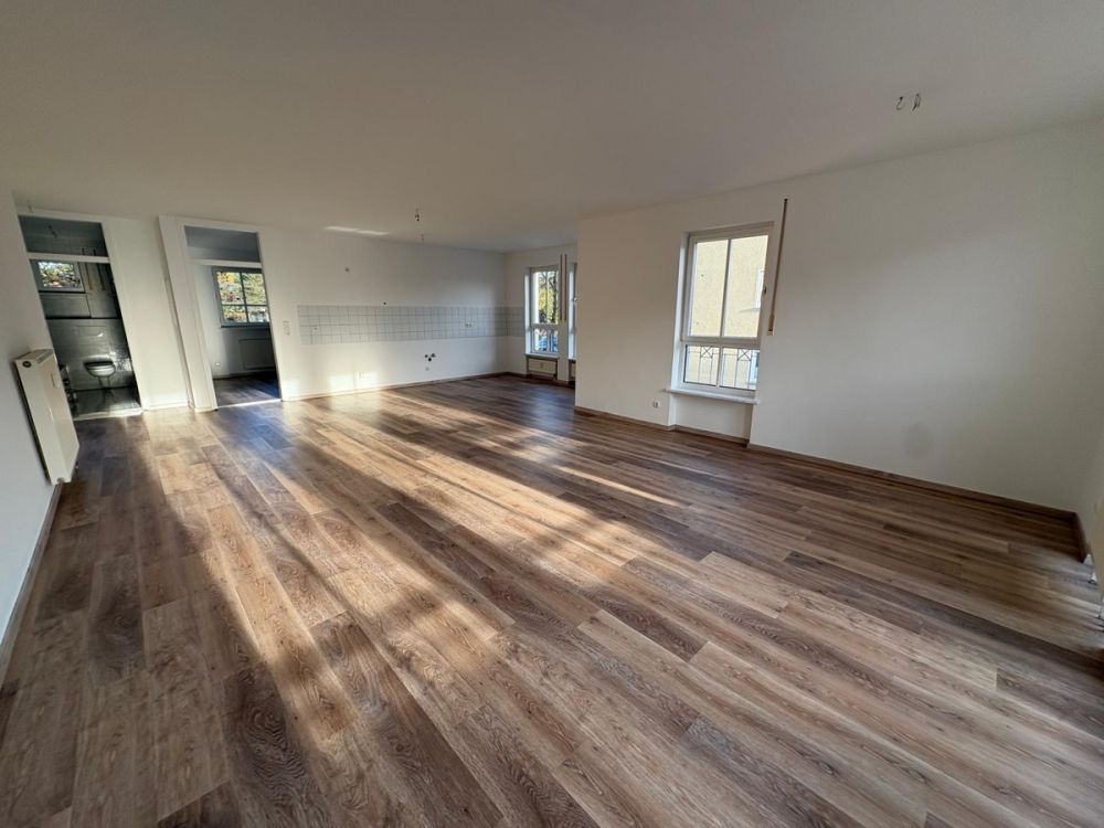 Lichtdurchflutete Eigentumswohnung in hervorragender Lage in Weiden Ost