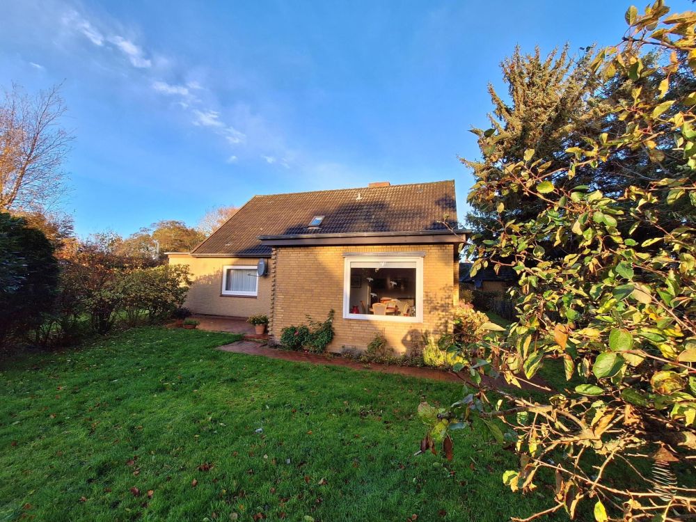 EFH in ruhiger Lage nahe dem Ortskern von Sankt Peter-Dorf