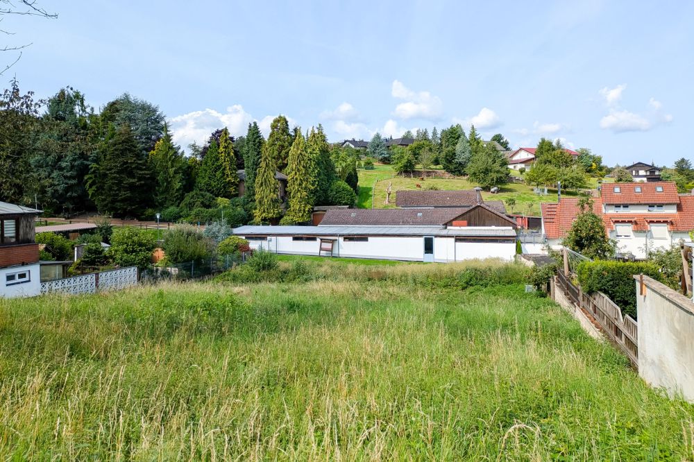 Toller Bauplatz in Höchst/Hassenroth: ruhige Seitenstrasse, West-Ausrichtung, schöner Blick, Natur!