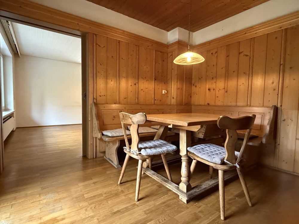 Interessantes Einfamilienhaus auf großem Eckgrundstück in Bobingen