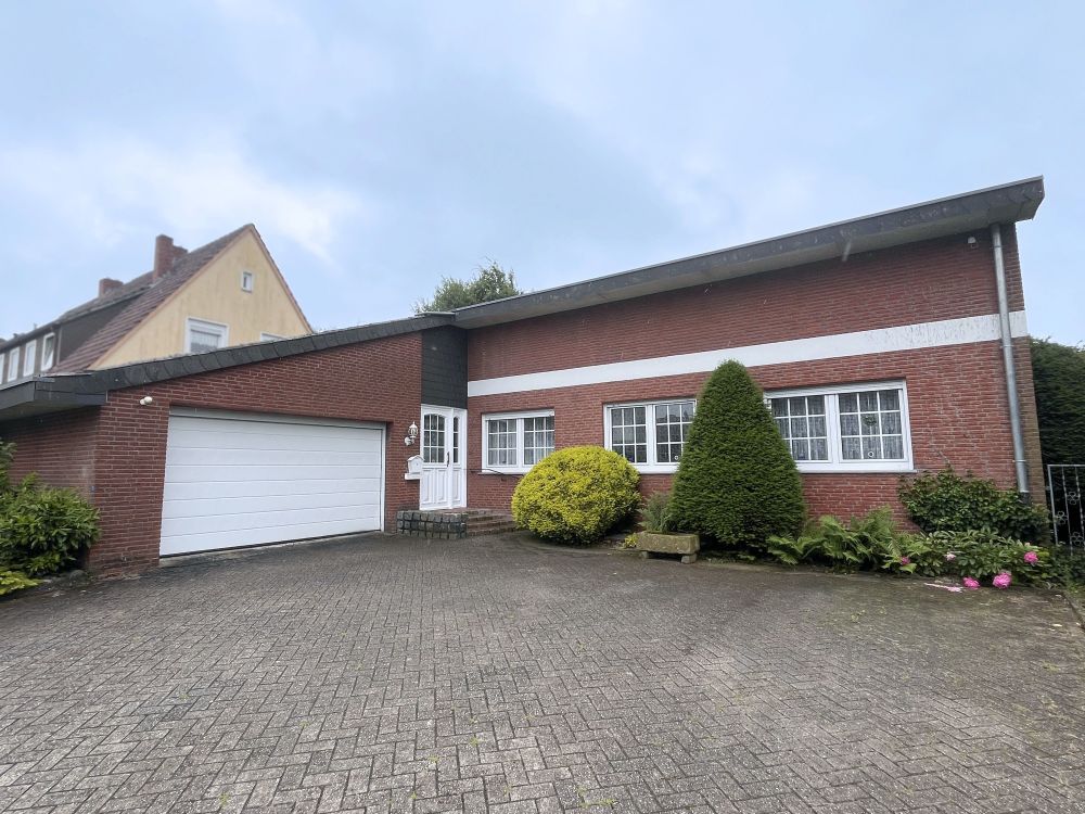 *Raumwunder*
Einfamilienhaus mit großer Einliegerwohnung, Vollkeller und Gartenpool in Rheine-Dutum (2)