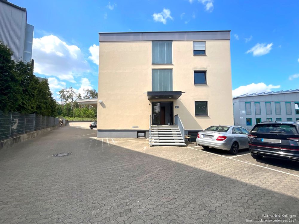 Produktionshalle mit Bürofläche
in Schwabach,
Gewerbegebiet Kiefernschlag