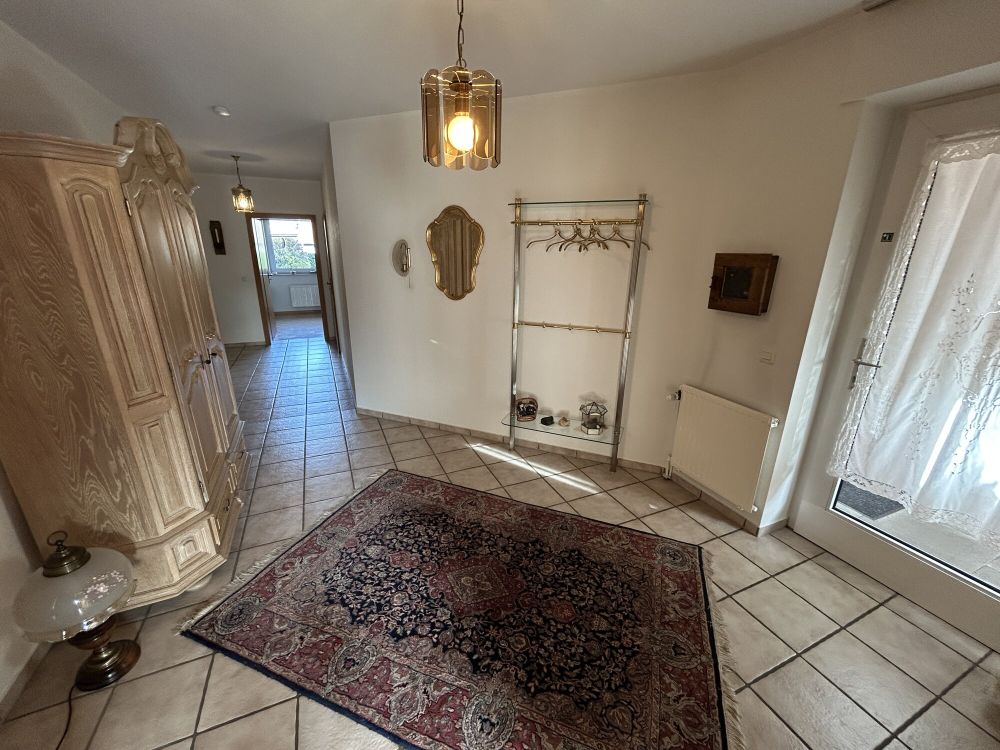  Erdgeschosswohnung in Stadtnähe, Zeitmietvertrag über 3 Jahre  (2)