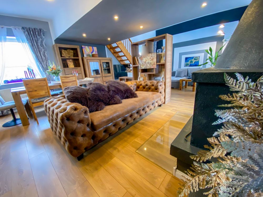 Charmantes Penthouse-Feeling: Großzügige Wohnung mit Dachterrasse in Reinheim