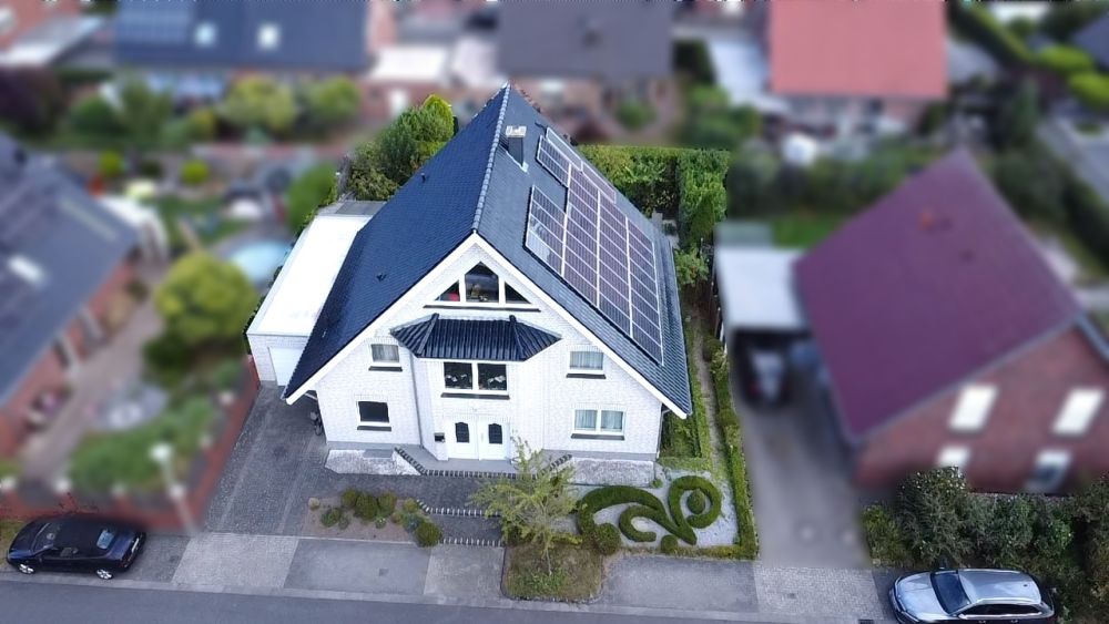 Freistehendes Einfamilienhaus mit repräsentativem Entree + Bürofläche (2)