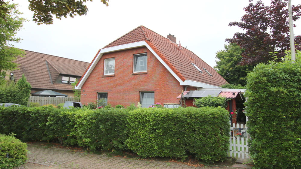 Doppelhaushälfte mit Terrasse, kleinem Garten und Garage
in ruhige, zentraler Wohnlage in Bad Zw'ahn