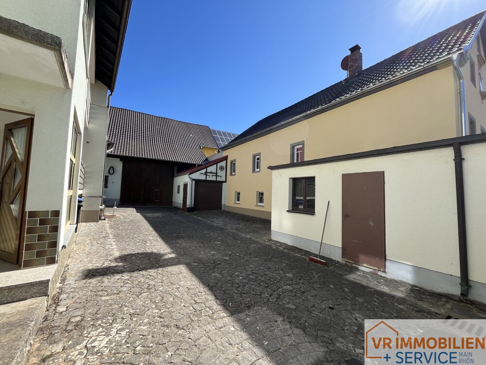 Charmantes Anwesen mit Scheune und Hofidylle in 97440 Ettleben