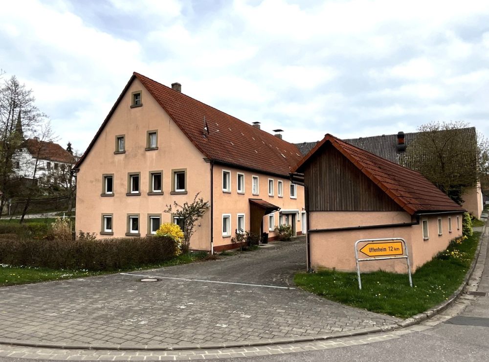 Großzügiges Wohnen in ländlichem Umfeld mit genügend Platz für die ganze Familie und deren Hobbys!
