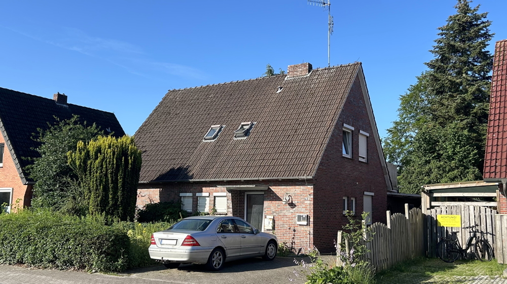 Vermietetes und teilw. modernisierungsb. ZFH mit Gartenbereich in zentraler Lage von Bad Zwischenahn