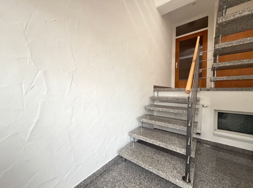 Hauszugang / Treppenflur Erdgeschoss