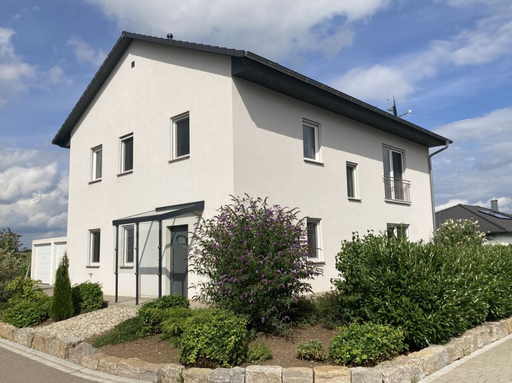 Sofort einziehen und wohlfühlen - Neuwertiges Einfamilienhaus in der Schloßstadt Schillingsfürst!