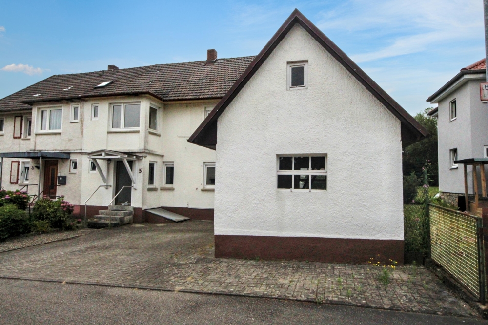 Ansicht Wohnhaus u. Nebengebäude