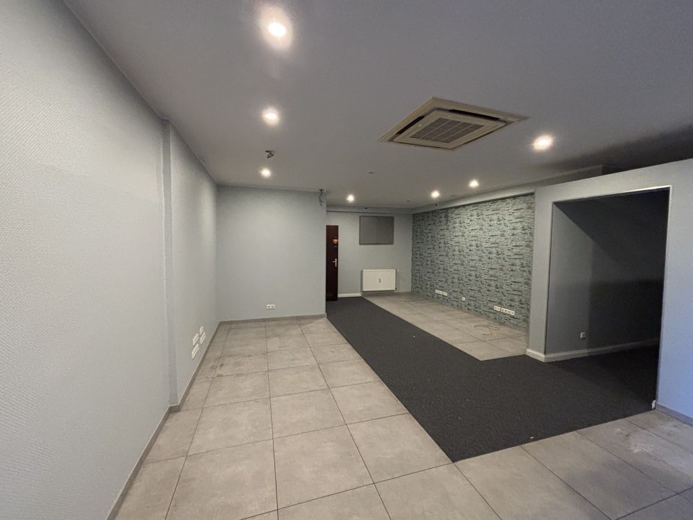 Große Gewerbefläche mit vielen Möglichkeiten
 in Rheine-Eschendorf zu mieten! (2)