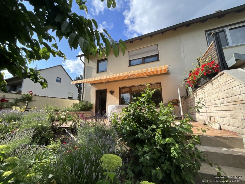 Doppelhaushälfte 
in bester Lage von Limbach 
für die ganze Familie!