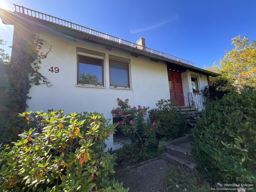 Der Aufwand lohnt sich 
- Einfamilienhaus mit Renovierungsbedarf 
auf traumhaftem Grundstück