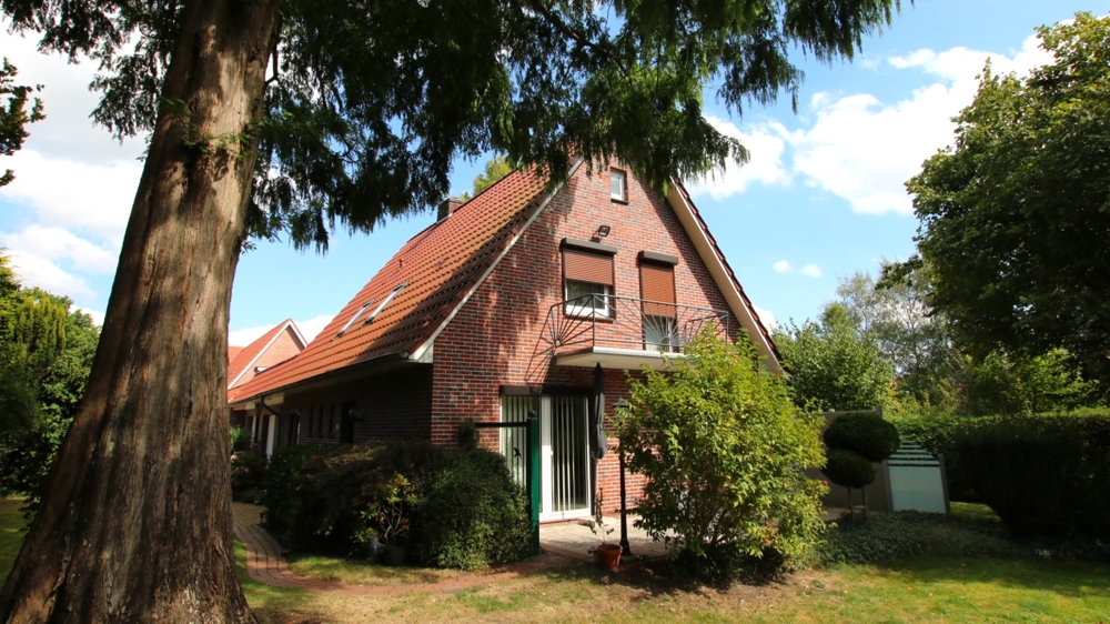 Einfamilienhaus mit überdachter Terrasse und großem Gartengrundstück in Bad Zwischenahn - Dänikhorst